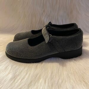 Tommy Hilfiger Shoes Women’s Size 10M Mary Jane‎ Gray Straps